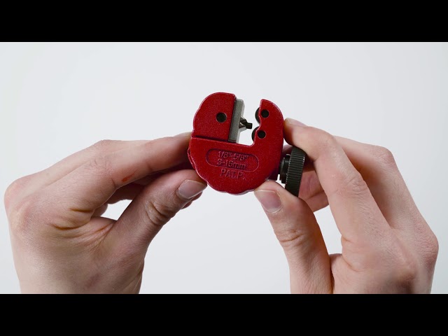 Video Teaser für KS TOOLS 150.2226 Bremsleitungsschaber 3-16 mm 46 mm (Unboxing)