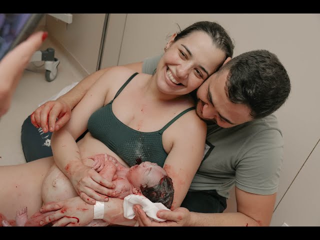 Fotografia de Parto - Newborn - Evelyn Moura Fotografia em Niterói, Rio de Janeiro - ensaio infantil - newborn de recém nascido - partos - parto em niteroi - registro de parto - maternidade chn - parto normal - doce nascer - parto humanizado'
