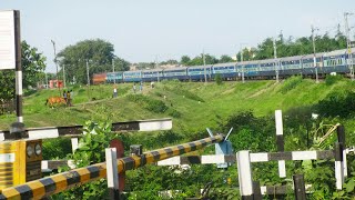 preview picture of video 'RajyaRani Express Passing Through Dangerous Bagmati River Rail Bridge | Indian Railways'