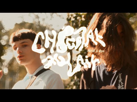 Video thumbnail for CHOCOLAT AU LAIT