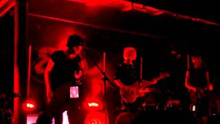 The Raveonettes - Recharge &amp; Revolt @ Emo&#39;s (Austin, TX 04.12.2011)