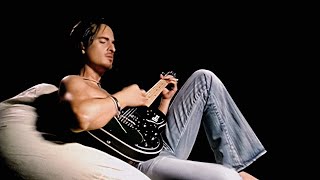 Tommy Torres - De Rodillas (Video Oficial - Remastered)