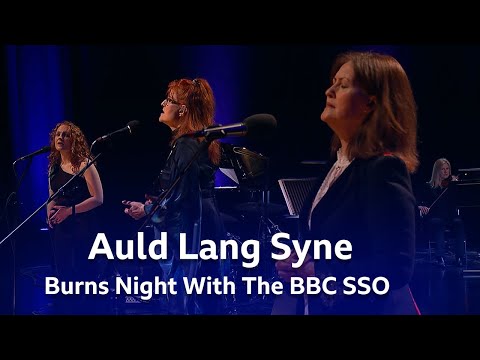 Eddi Reader, Karen Matheson and Robyn Stapleton Sing Auld Lang Syne | Burns Night With BBC SSO
