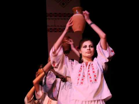 Ansamblul Coconite va ureaza SARBATORI FERICITE!