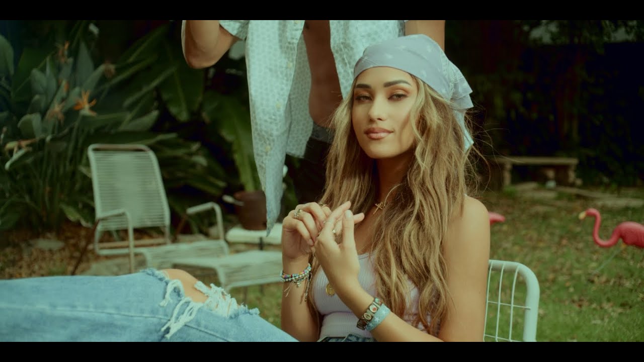 Skylar Stecker — FWY