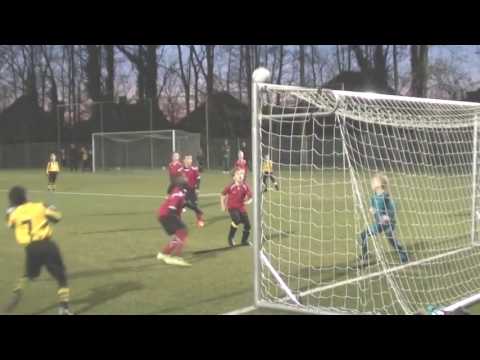 Koedijk E2 - Koedijk F1 in De Avondwedstrijd (02-12-2015)