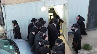 כבוד קדושת מרן אדמור מגור שליט"א במעמד מים שלנו