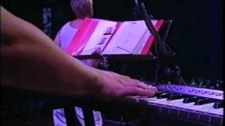 Chumbawamba - Timebomb (live).wmv