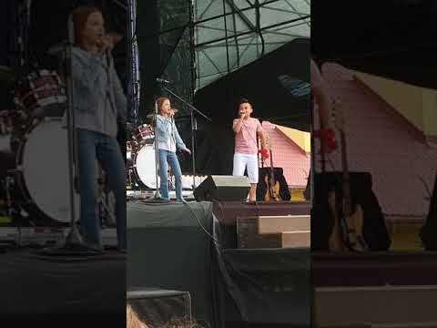 Oliwier Szot i Elena Jakubiec w Tryńczy. Uh la la la