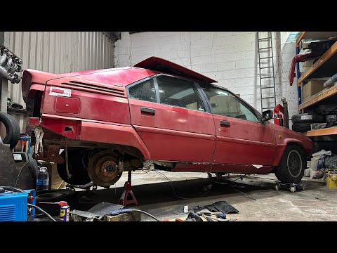 Restoration begins on this Citroen BX left in a field for 21 YEARS!