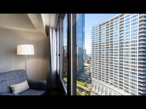 Holiday Inn Chicago Downtown Wolf Point By IHG | Chicago (IL), United States | Hotel Review🏠