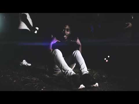 Smacstray x 4800smacs - “back against the wall”