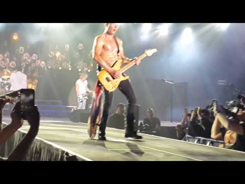 When love & hate colide-DefLeppard S'pore 2015