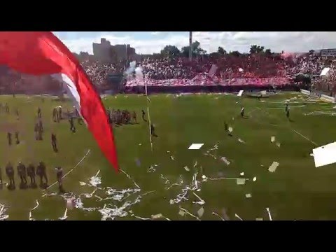 "Recibimiento Unión | Clásico santafesino 2016 | Unión 1 - Colon 0" Barra: La Barra de la Bomba &bull; Club: Unión de Santa Fe