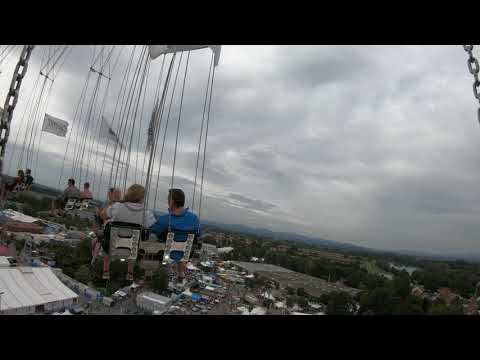 Kettenkarussell Kirmes Fahrgeschäft Kettenflieger Jules Verne Tower Gäubodenfest Volksfest Onride