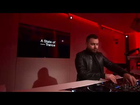 Hadriani - Future Blink (Cut from ASOT Exclusive)