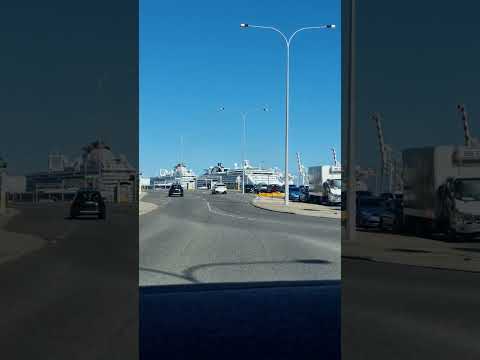 Thumbnail for may malaking cruise ships dto sa Fremantle Perth Western Australia.
