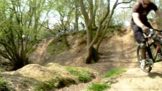 preview picture of video 'Danbury Common Big Gully Jump'