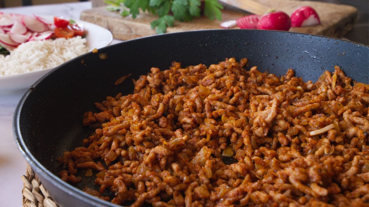 a large pan of Mediterranean spiced mince