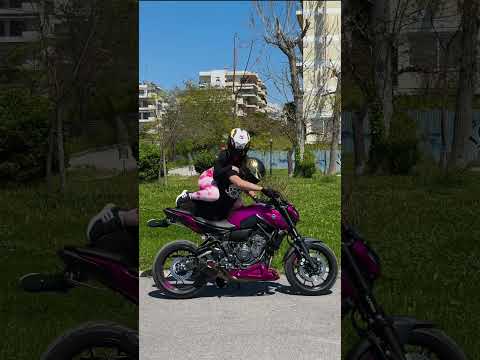 The right way to get your girlfriend on a motorcycle 😂 #fyp #motogirl #motocouple #trend