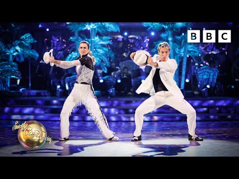 Karen Carney & Carlos Gu Salsa to Turn The Beat Around by Vicki Sue Robinson ✨ BBC Strictly 2025