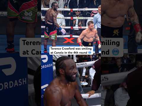 Terence Crawford was smiling at Canelo in the 4th round 🥶 #canelocrawford #boxing #canelo