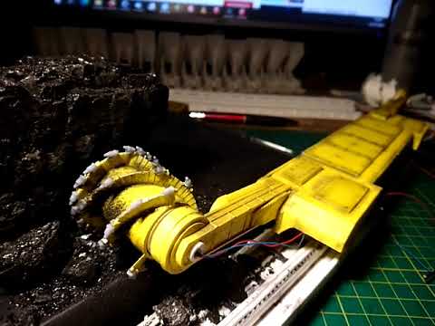 Walzenschrämlader (Walzenlader oder Schrämlader) - Steinkohlebergbau - Modell, Maßstab 1:32