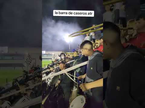 "La barra de Caseros  #hinchadasargentinas #barrabrava" Barra: La Barra de Caseros &bull; Club: Club Atlético Estudiantes &bull; País: Argentina