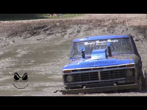 BOOGINATOR at a Michigan Mud Bog