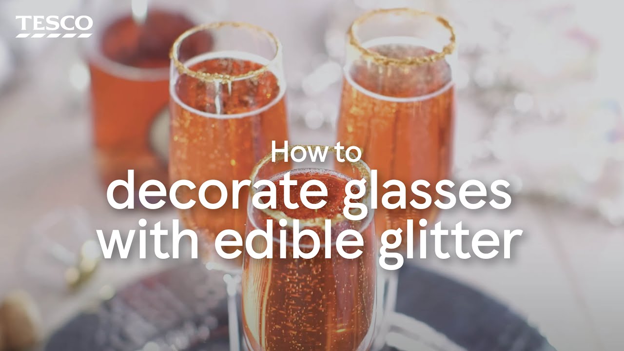 Decorate your glasses with edible glitter