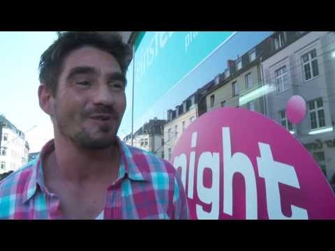 Comedy muss wehtun - David Anschütz im Interview