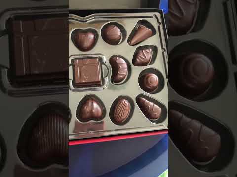 Unboxing Nestle Black Magic Chocolate#unboxing #nestle #blackmagic #chocolate #yummy #sweet #shorts