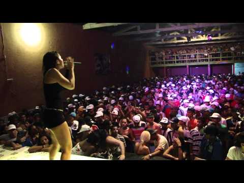 Mc Natacha ao Vivo na Twister Bombadassa 28-04-2012