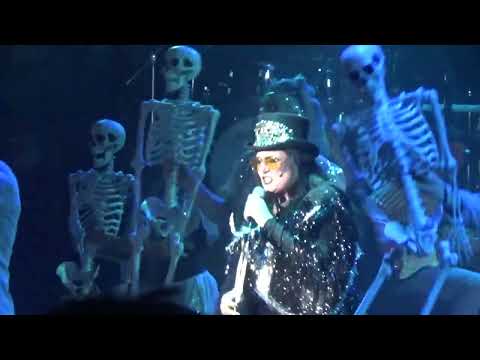 Carin Filipčić - Es lebe der Zentralfriedhof (Augustin)