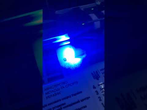 Табличка "Доступно для слабовидящих и слепых людей" 200×200 мм, пластиковая - фото 1 - id-p2710656783