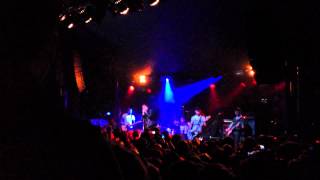 Kids In Glass Houses - Animals - Live