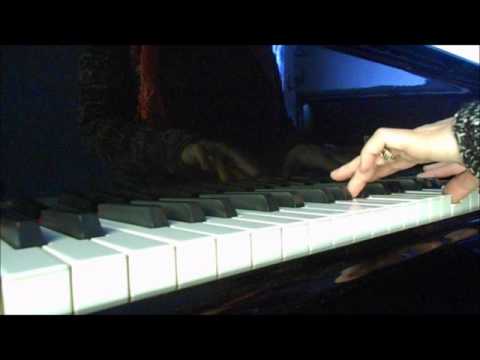 Graças te rendemos, ó Deus (piano e voz) em MI Maior