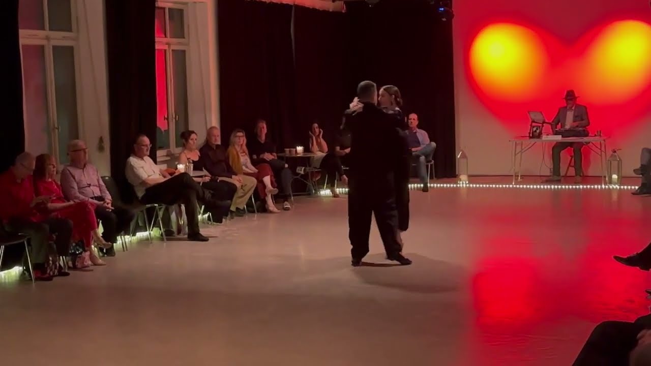 Video thumbnail for Roberto Zuccarino y Aldana Valentina