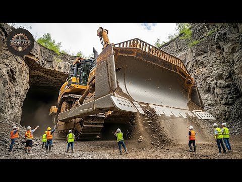 Extreme Dangerous Bulldozer Operator Skills That Almost Ended in Disaster #14
