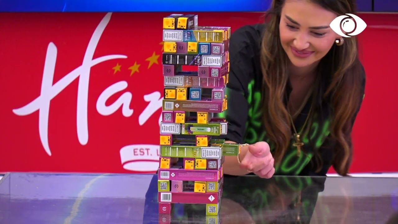 Banorët ndërtojnë lojën jenga
