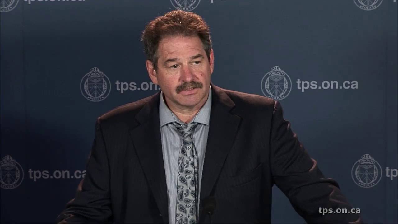 Staff Inspector Mike Earl announces reward for two serial bank robbery suspects