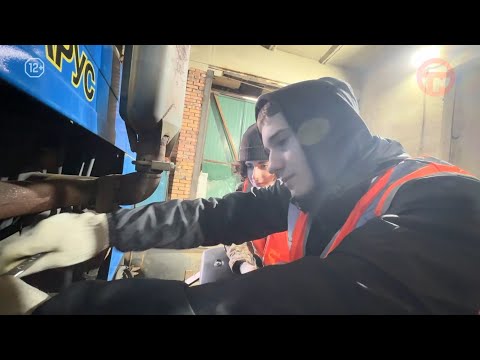 🔧 Как обслуживать спец технику познают будущие автомеханики на практических занятиях