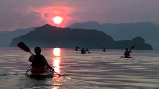 preview picture of video 'Sunrise Kayaking Lake Catemaco, Veracruz Mexico'