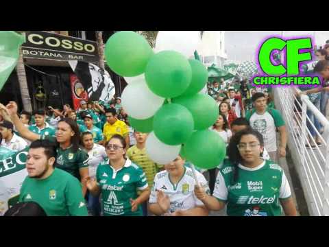 "SUPER CARABANA!! LEON VS ATLAS J1 APERTURA 2017 - CHRISFIERA" Barra: Los Lokos de Arriba • Club: León • País: México