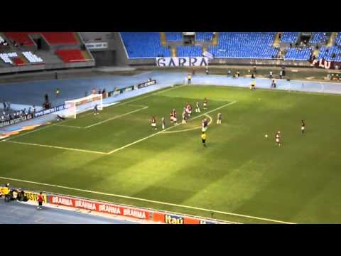 Fla  Flu 2011  Gol de Bottinelli de Falta