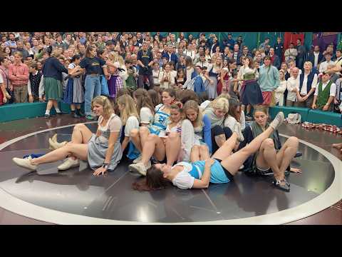 Highlights des Oktoberfests. Verrücktes Teufelsrad. Teufelsrad. Die Mädels