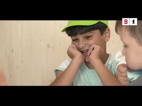 Eröffnung des berlinweit ersten Holz-MEB an der Bernhard-Grzimek-Grundschule in Lichtenberg