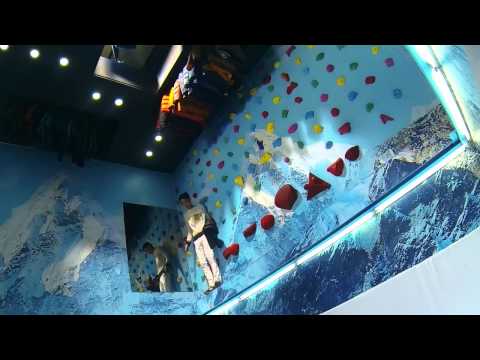 North Face Store’s Disappearing Floor Forces Customers To Climb The Walls