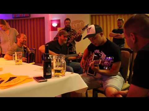 Jung und junggeblieben musizieren beim vierten Rosenbacher Musikerstammtisch