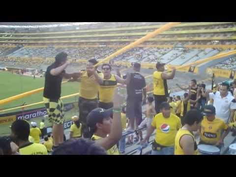 "Zona Norte cantando Idolo como te explico cuanto te amo yo." Barra: Zona Norte • Club: Barcelona Sporting Club • País: Ecuador